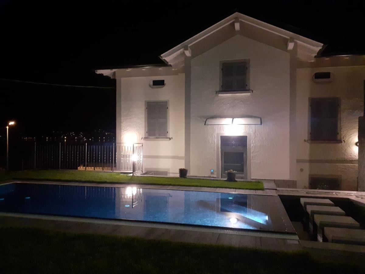 Lescen White Residence - Lake View ليتْسّينو المظهر الخارجي الصورة